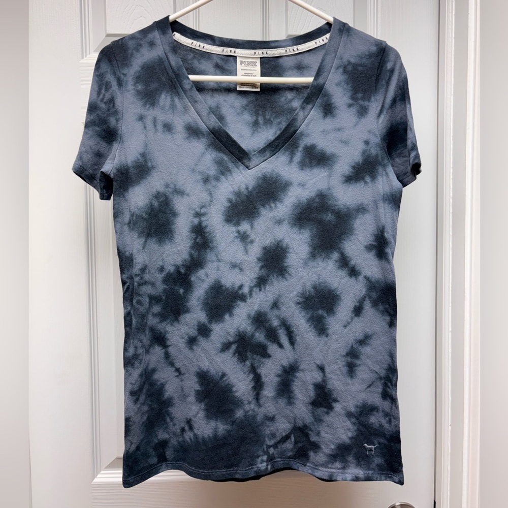 Victoria’s Secret PINK Tie Dye V-Neck Tee – Size XS